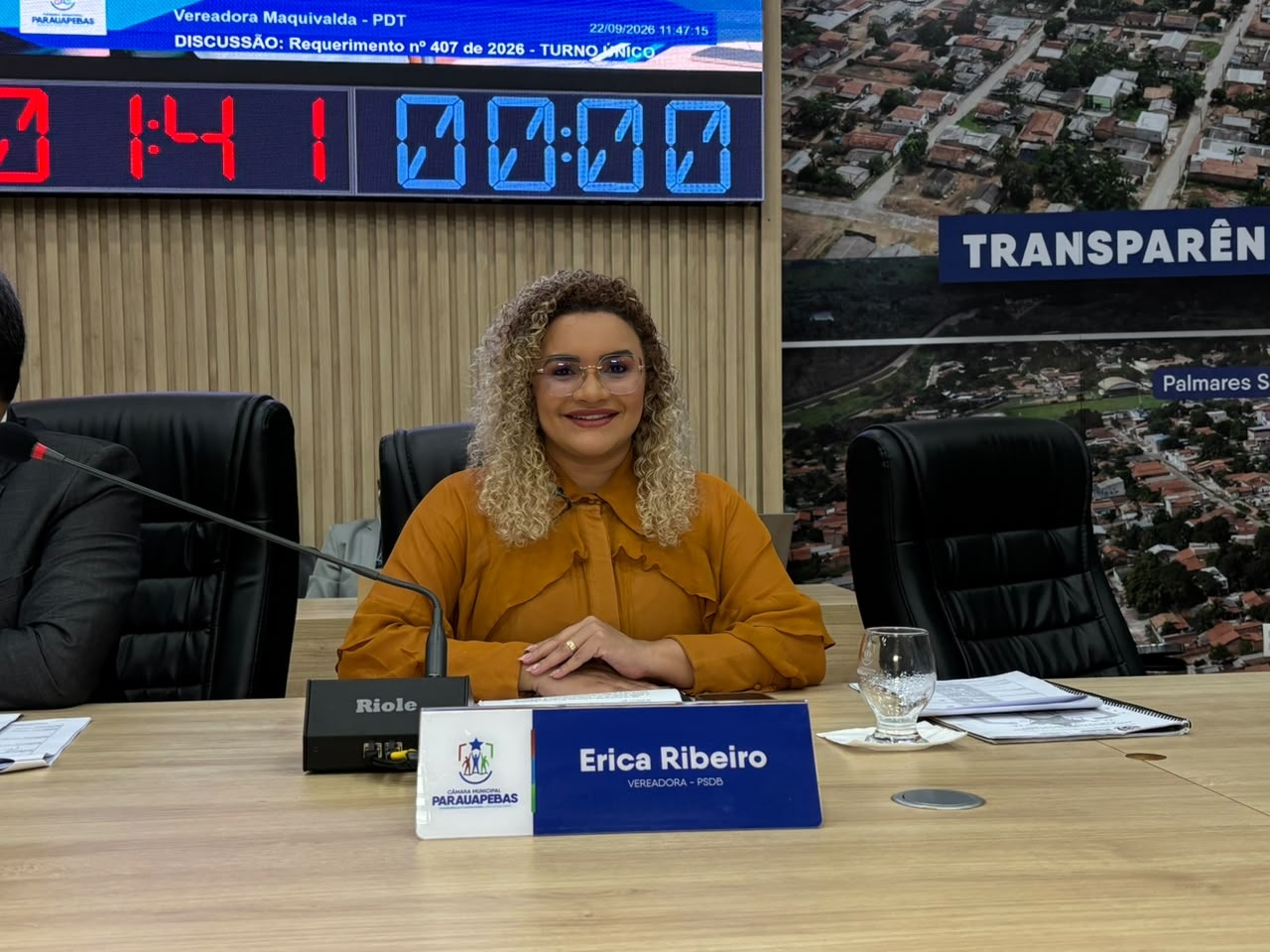 IErica Ribeiro cobra fiscalização da empresa Águas do Pará e informações sobre Aluguel Social em Parauapebas