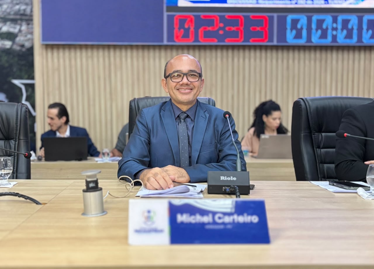 IMichel Carteiro solicita instalação de Raio-X na Policlínica e criação do programa de repasse de recursos direto às escolas