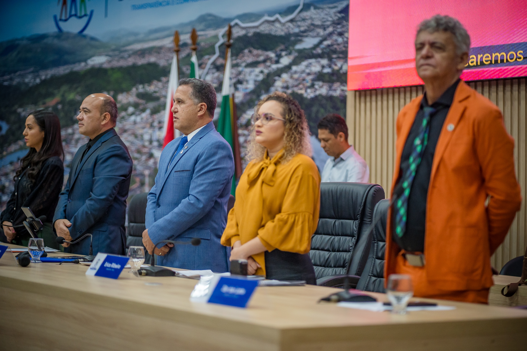 IVereadores cobram transparência e melhorias em contratos, obras e escolas municipais
